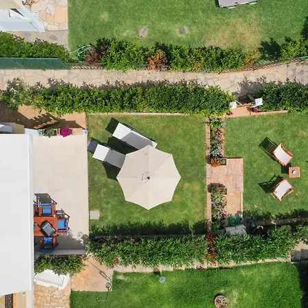 Waves Apartments: Two Beachfront 度假居