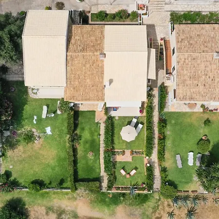 Waves Apartments: Two Beachfront 度假居 *