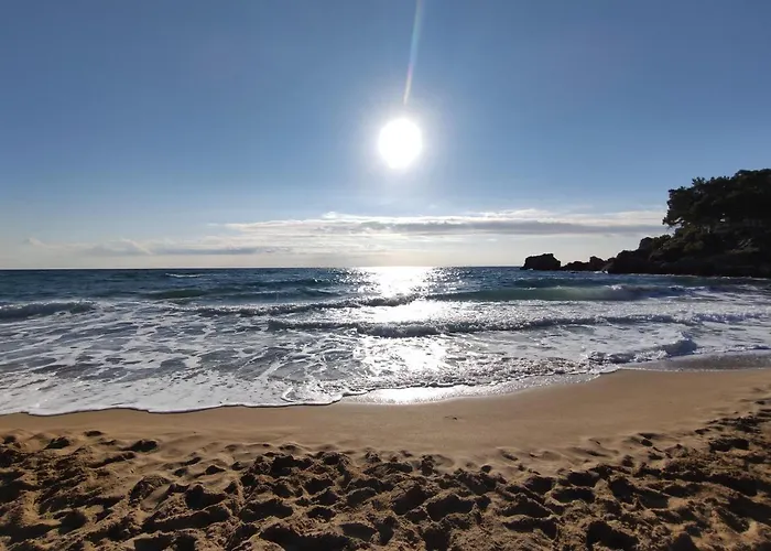 Waves Apartments: Two Beachfront Σπίτι διακοπών Γλυφάδα