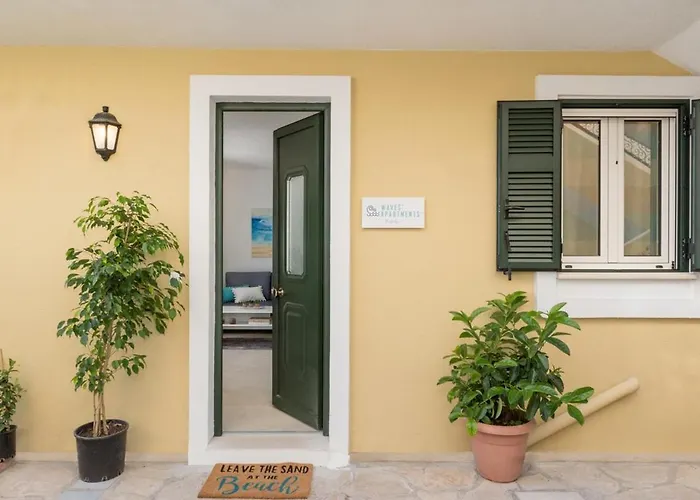 Waves Apartments: Two Beachfront Σπίτι διακοπών Γλυφάδα