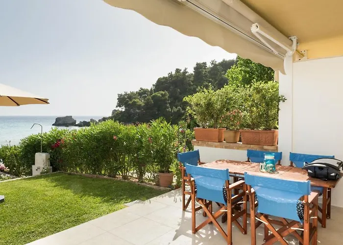 Waves Apartments: Two Beachfront Σπίτι διακοπών