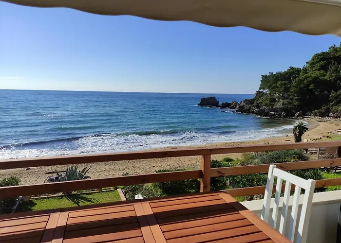 Σπίτι διακοπών Waves Apartments: Two Beachfront Γλυφάδα