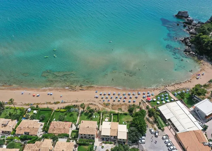 Waves Apartments: Two Beachfront *