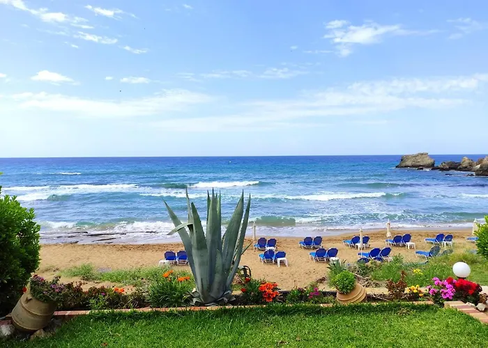 Waves Apartments: Two Beachfront Γλυφάδα