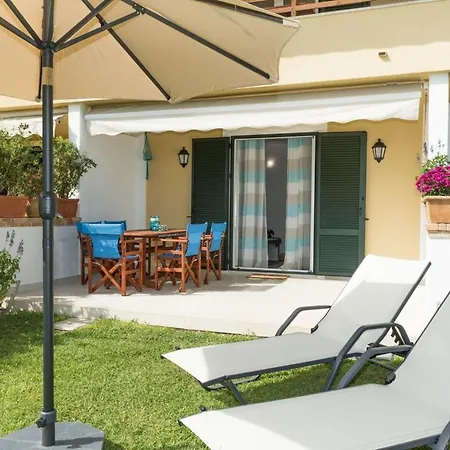 Waves Apartments: Two Beachfront Vakantiehuis *