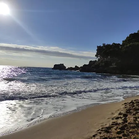 Vakantiehuis Waves Apartments: Two Beachfront Glyfada (Corfu)