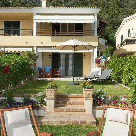 Waves Apartments: Two Beachfront Vakantiehuis Glyfada (Corfu)