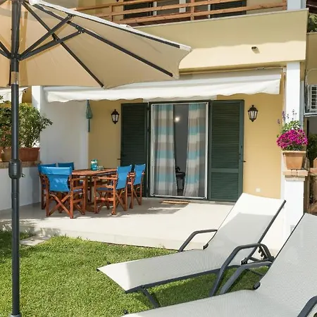 Vakantiehuis Waves Apartments: Two Beachfront Glyfada (Corfu)