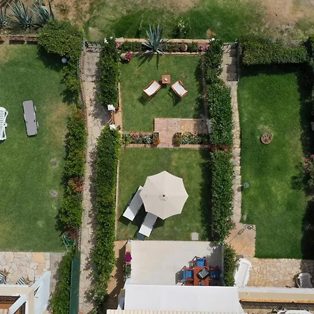 Waves Apartments: Two Beachfront Vakantiehuis Glyfada (Corfu)