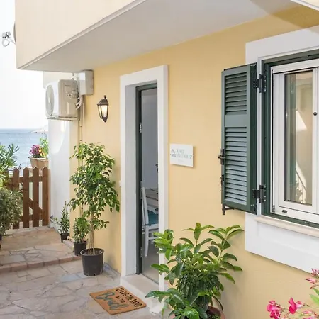Waves Apartments: Two Beachfront Holiday home Glyfada (Corfu)
