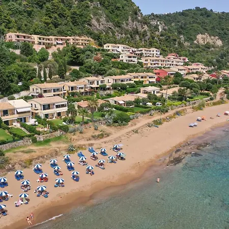 Nyaraló Waves Apartments: Two Beachfront Glifáda