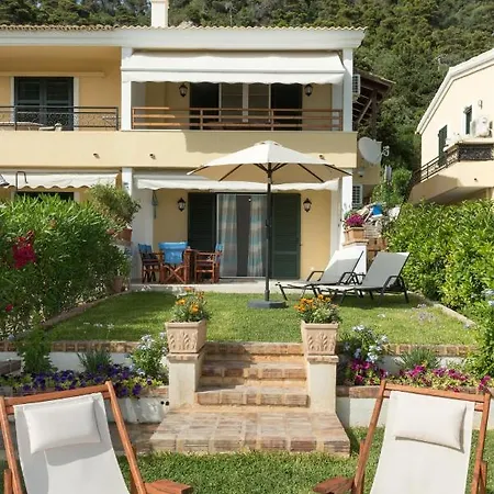 Waves Apartments: Two Beachfront Holiday home Glyfada (Corfu)