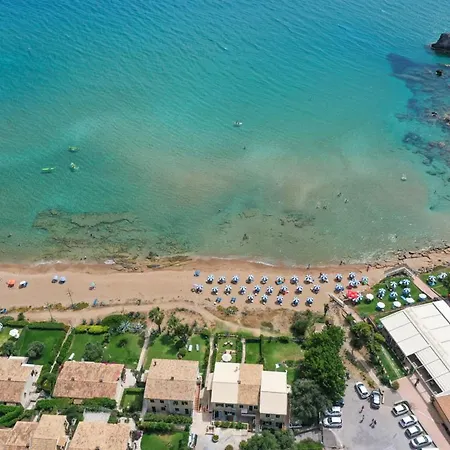 Waves Apartments: Two Beachfront *