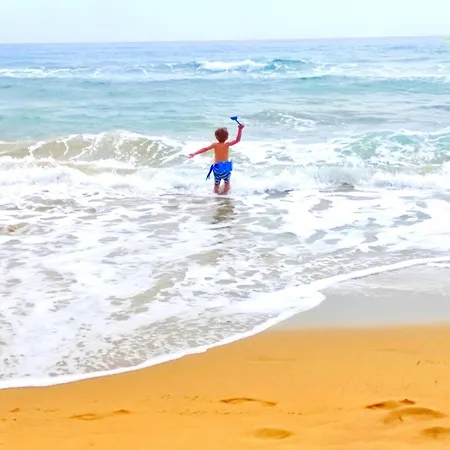 Waves Apartments: Two Beachfront *