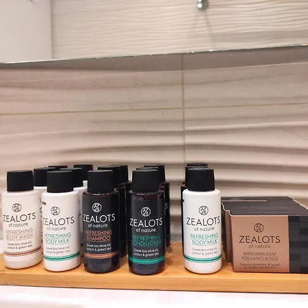 بيت للعطل Waves Apartments: Two Beachfront