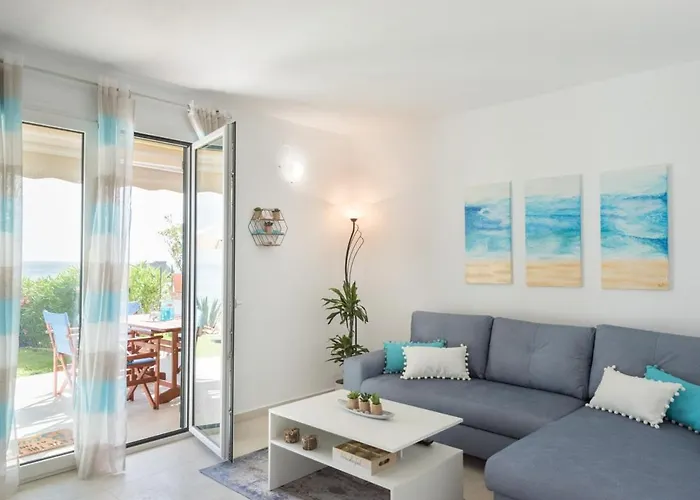 Tatil Evi Waves Apartments: Two Beachfront