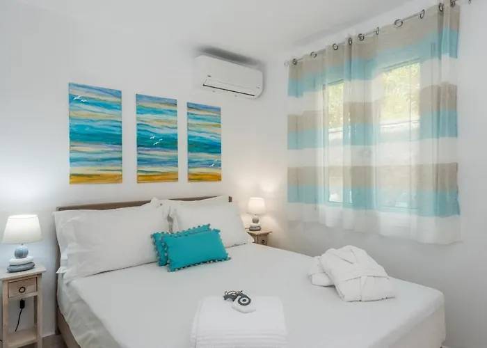 Case de vacanță Waves Apartments: Two Beachfront