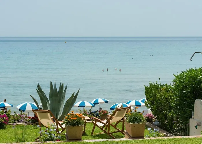 Case de vacanță Waves Apartments: Two Beachfront *