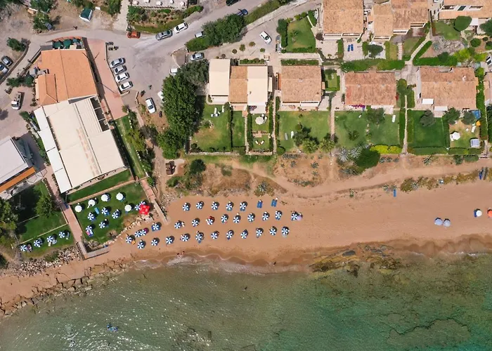 Waves Apartments: Two Beachfront *
