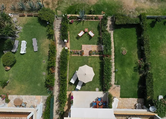Waves Apartments: Two Beachfront Tatil Evi Glifada