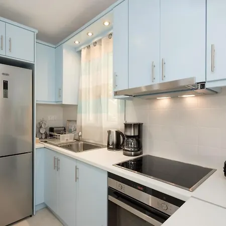 Waves Apartments: Two Beachfront Дом отдыха