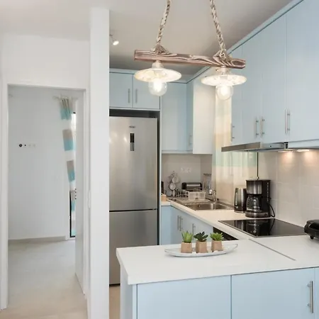 Waves Apartments: Two Beachfront Глифада